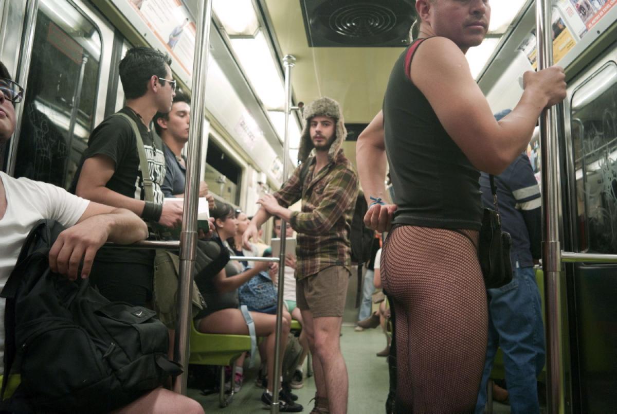 pants-subway-ride-mexico-city