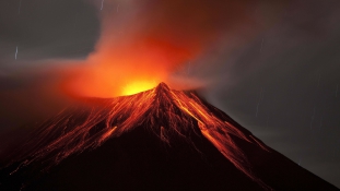 Ecuadorban kitört a Tungurahua vulkán