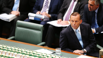 Tony Abbott marad az ausztrál miniszterelnök – egyelőre