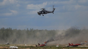 A kamerák előtt csapódott a földbe a helikopter – videó