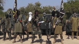 Lerohant egy falut és 18 embert megölt a Boko Haram