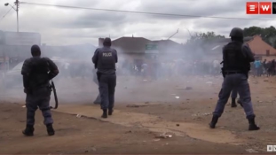 Durva összecsapások és bevándorlóellenes tüntetések Dél-Afrikában